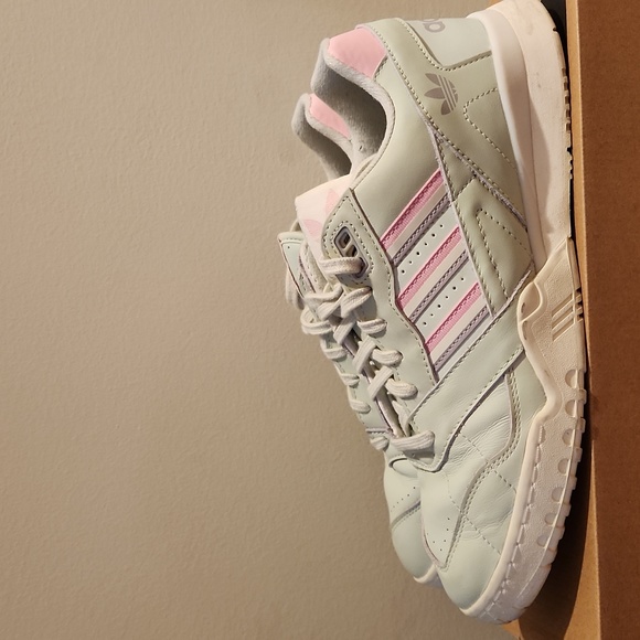 Adidas 8 mint and cotton candy pink - Picture 2 of 3